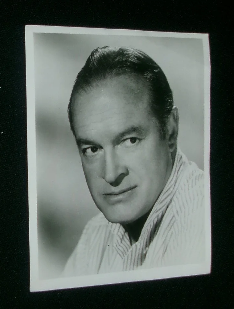 Authentic BOB HOPE 5x7 Photo Signed + 8x10 PRESS KIT STILL, image 4