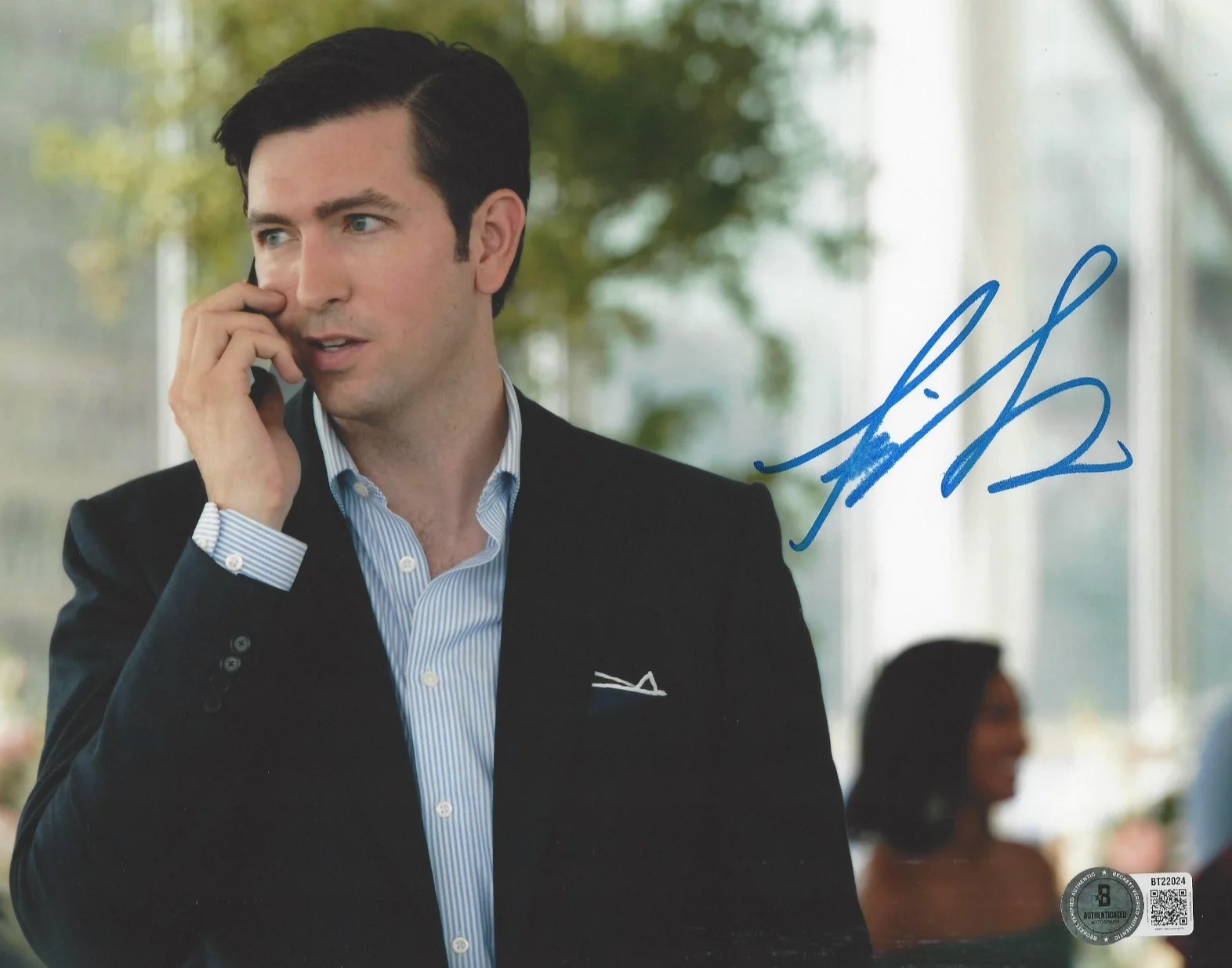 NICHOLAS BRAUN SIGNED 'SUCCESSION' COUSIN GREG 8x10 PHOTO B BECKETT BAS COA, изображение 2