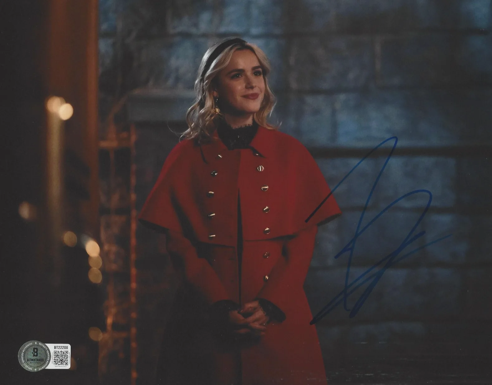 KIERNAN SHIPKA SIGNED CHILLING ADVENTURES OF SABRINA 8x10 PHOTO TV BECKETT COA, изображение 2