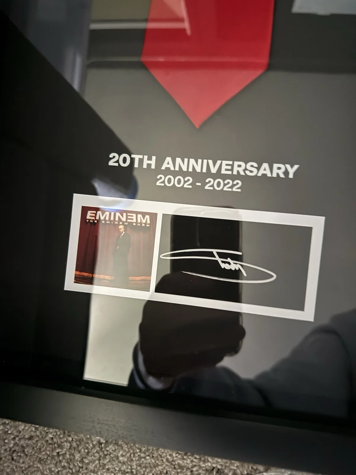 THE EMINEM SHOW FRAMED SHADY RED TIE (SIGNED) / LE /150 / JSA LOA / EMINEM COA, изображение 3