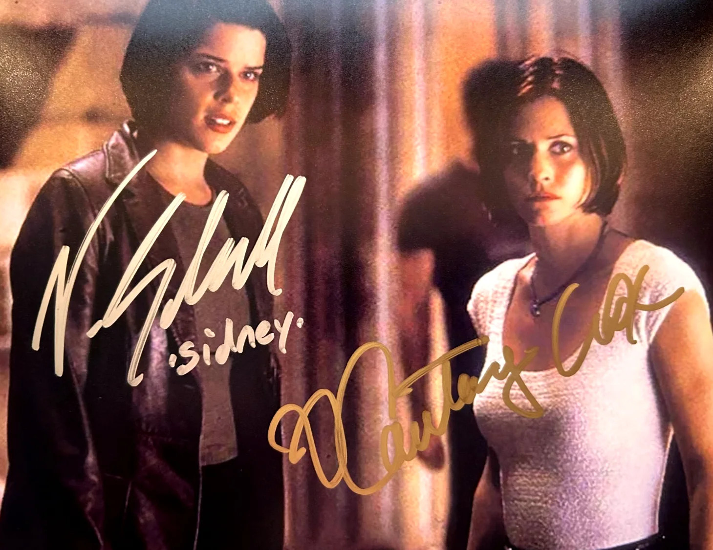Neve Campbell, Courtney Cox — SCREAM: Signed 8x10" (Neve Campbell, Courtney Cox) Authentic Autograph w/COA