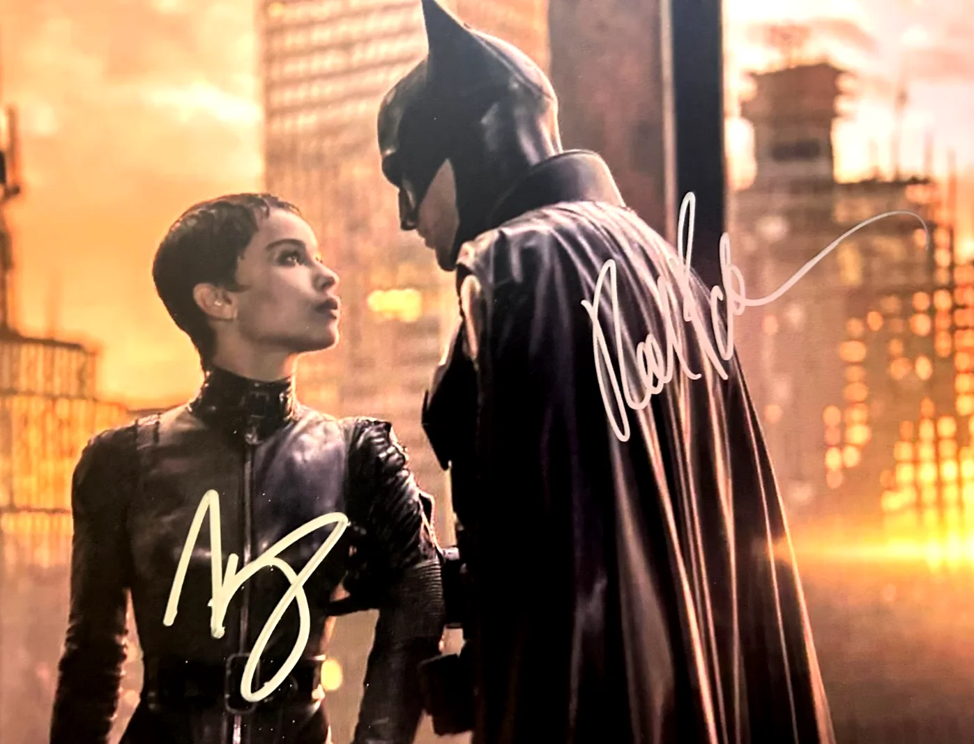 Robert Pattinson, Zoë Kravitz — THE BATMAN Signed (Pattinson, Kravitz) 8x10" Authentic Original Autographs w/COA, image 3