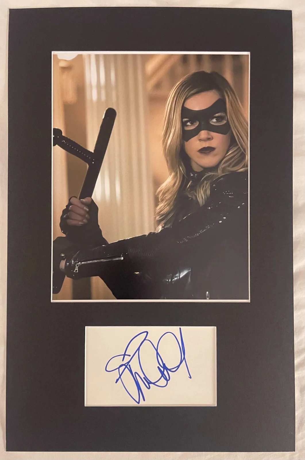 KATIE CASSIDY — Katie Cassidy Arrow matted signed index card with photo 11x17 #1 Laurel Lance