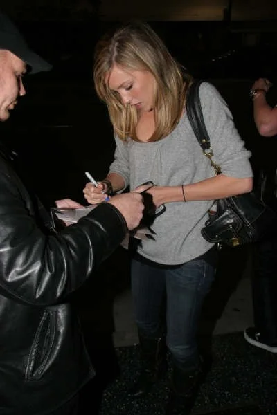 KATIE CASSIDY — Katie Cassidy Arrow matted signed index card with photo 11x17 #1 Laurel Lance, image 5