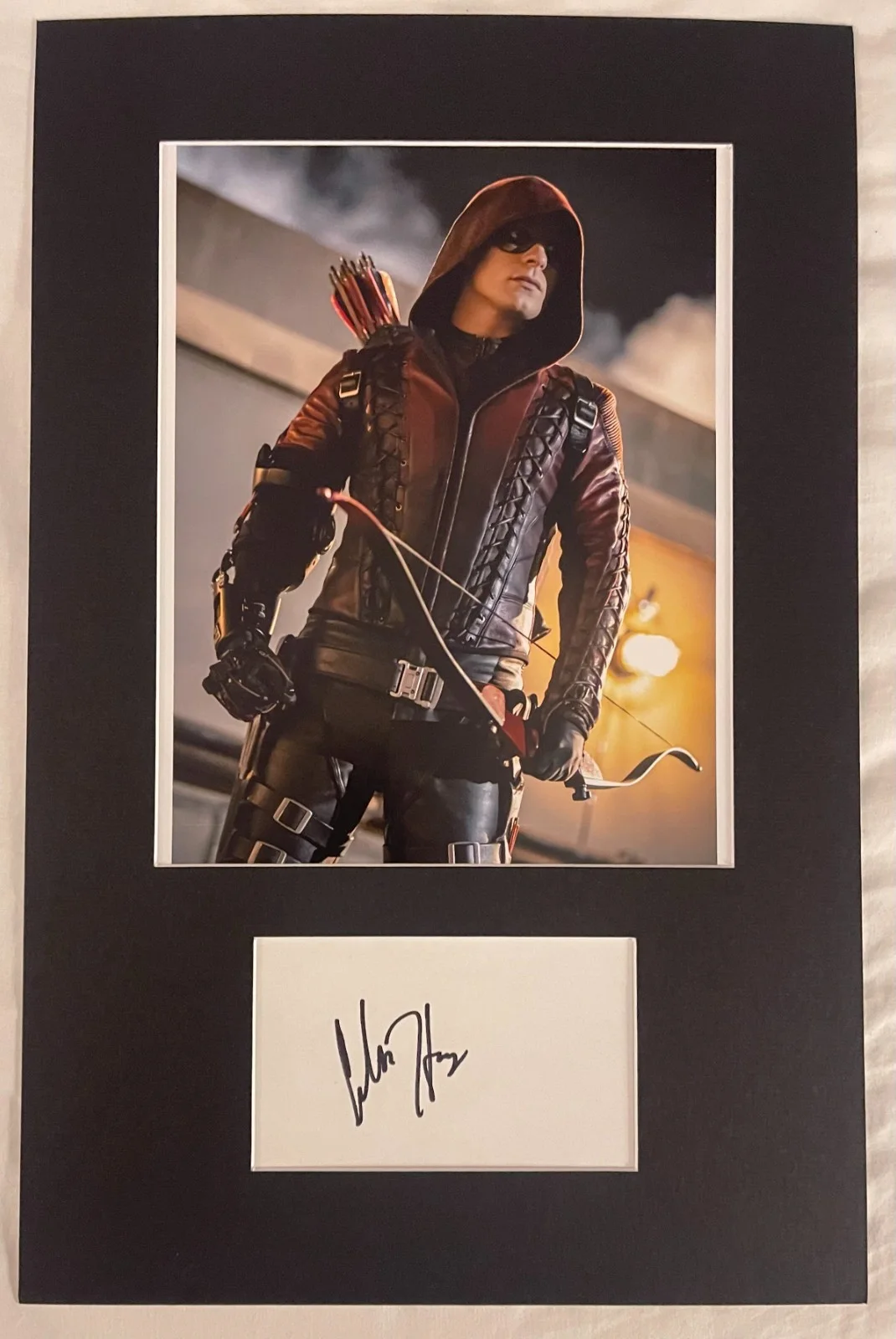 COLTON HAYNES — Colton Haynes Arrow matted signed index card with photo 11x17 #1 Roy Harper