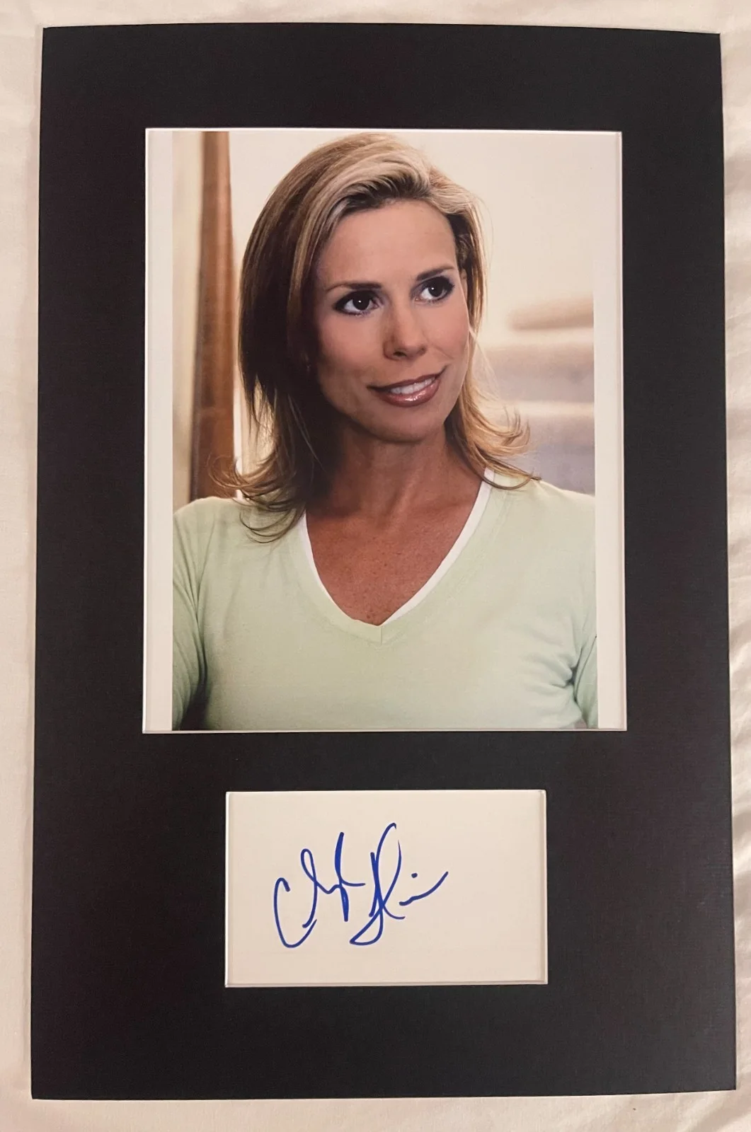 CHERYL HINES — Cheryl Hines Curb Your Enthusiasm matted signed index card with photo 11x17 #1