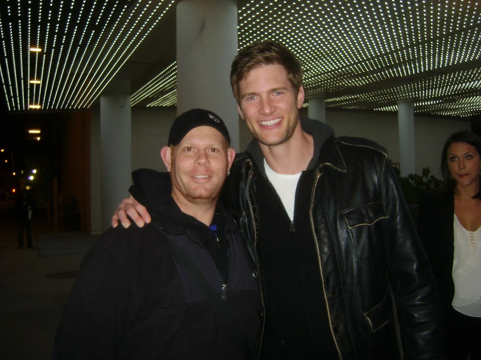 RYAN MCPARTLIN — Ryan McPartlin Chuck matted signed index card with photo 11x17 #1 Devon Woodcomb, image 3