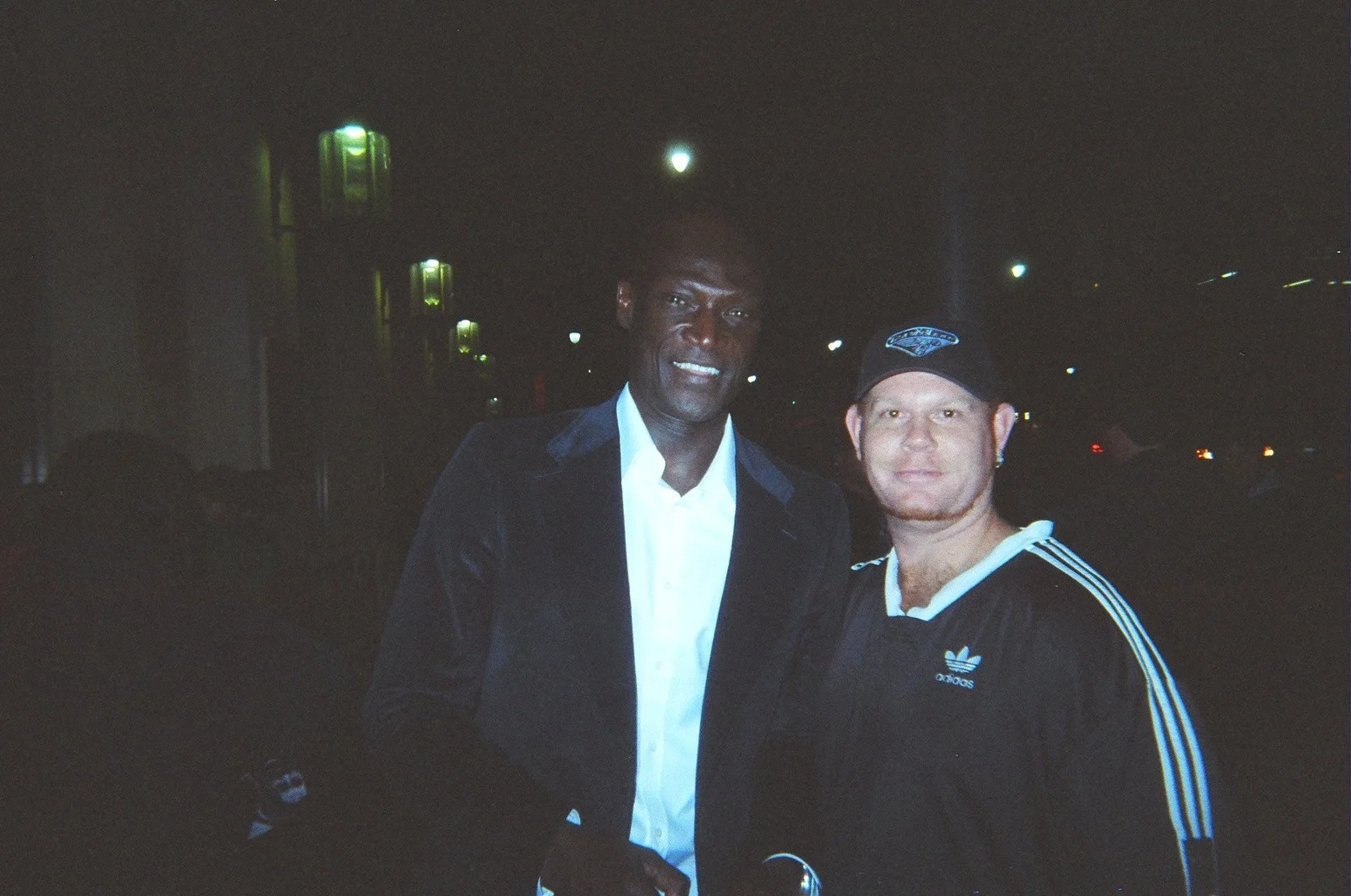 PETER MENSAH — Peter Mensah Spartacus matted signed index cut card with photo 11x17 #1 Doctore, image 5