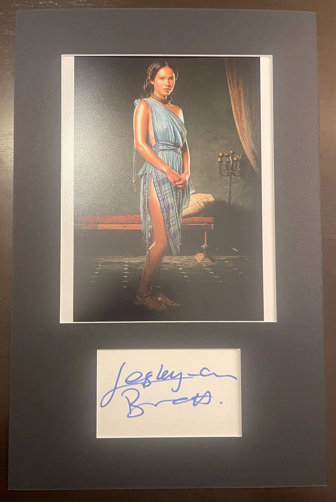 LESLEY-ANN BRANDT — Lesley-Ann Brandt Spartacus matted signed index card with photo 11x17 #1 Naevia