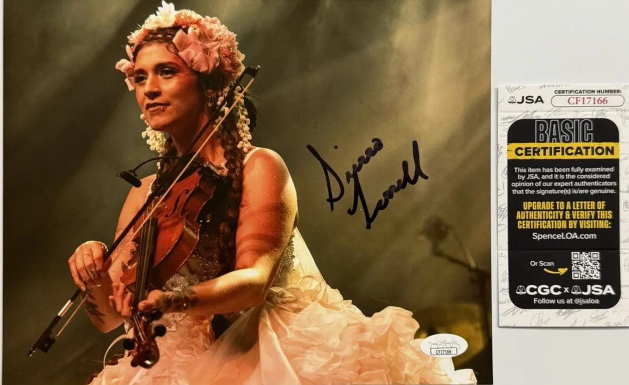 Sierra Ferrell Signed 8x10 Photo Autographed Bluegrass Americana Artist JSA COA, изображение 2