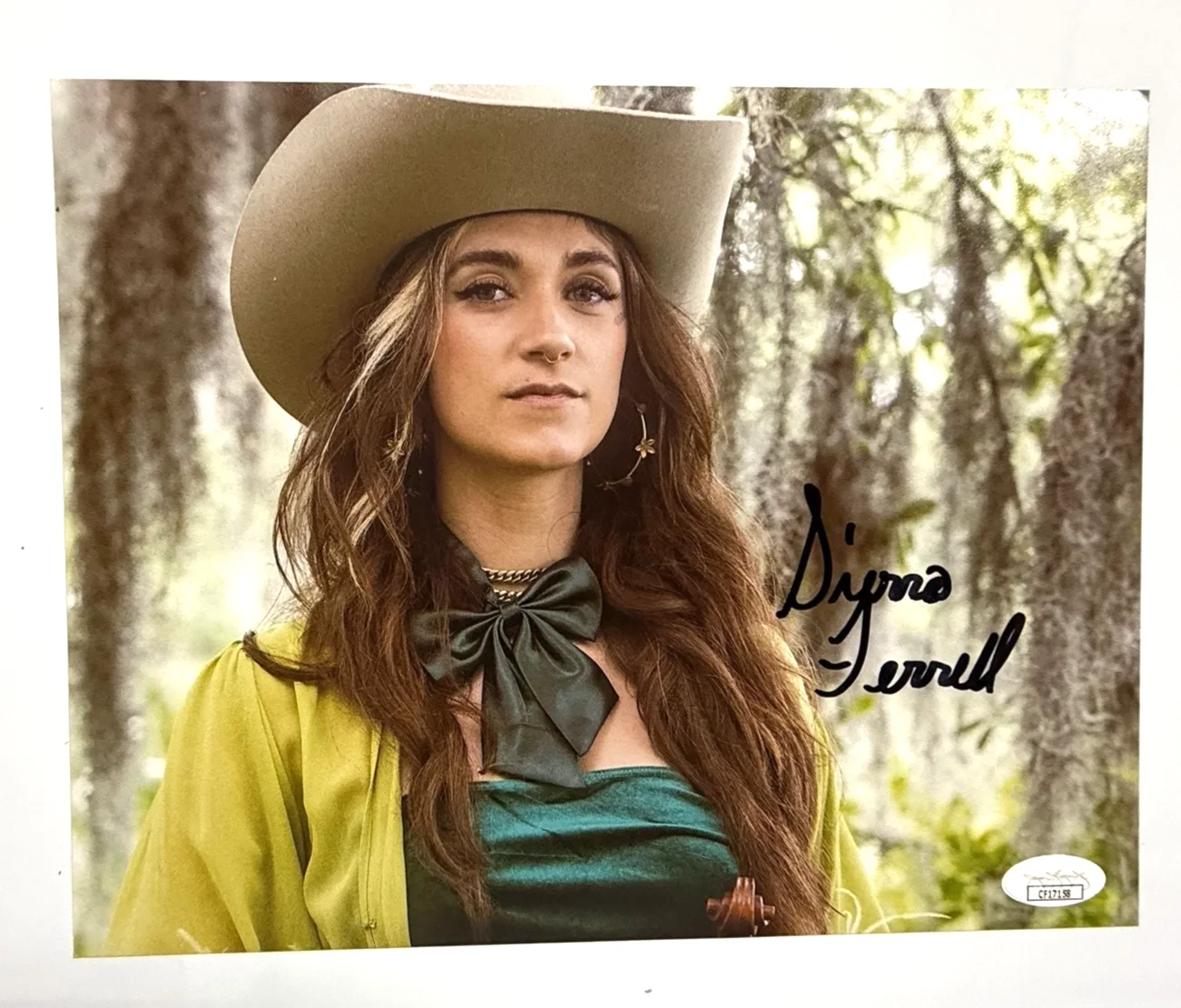 Sierra Ferrell Signed 8x10 Photo Autographed Americana Bluegrass Artist JSA COA, изображение 2