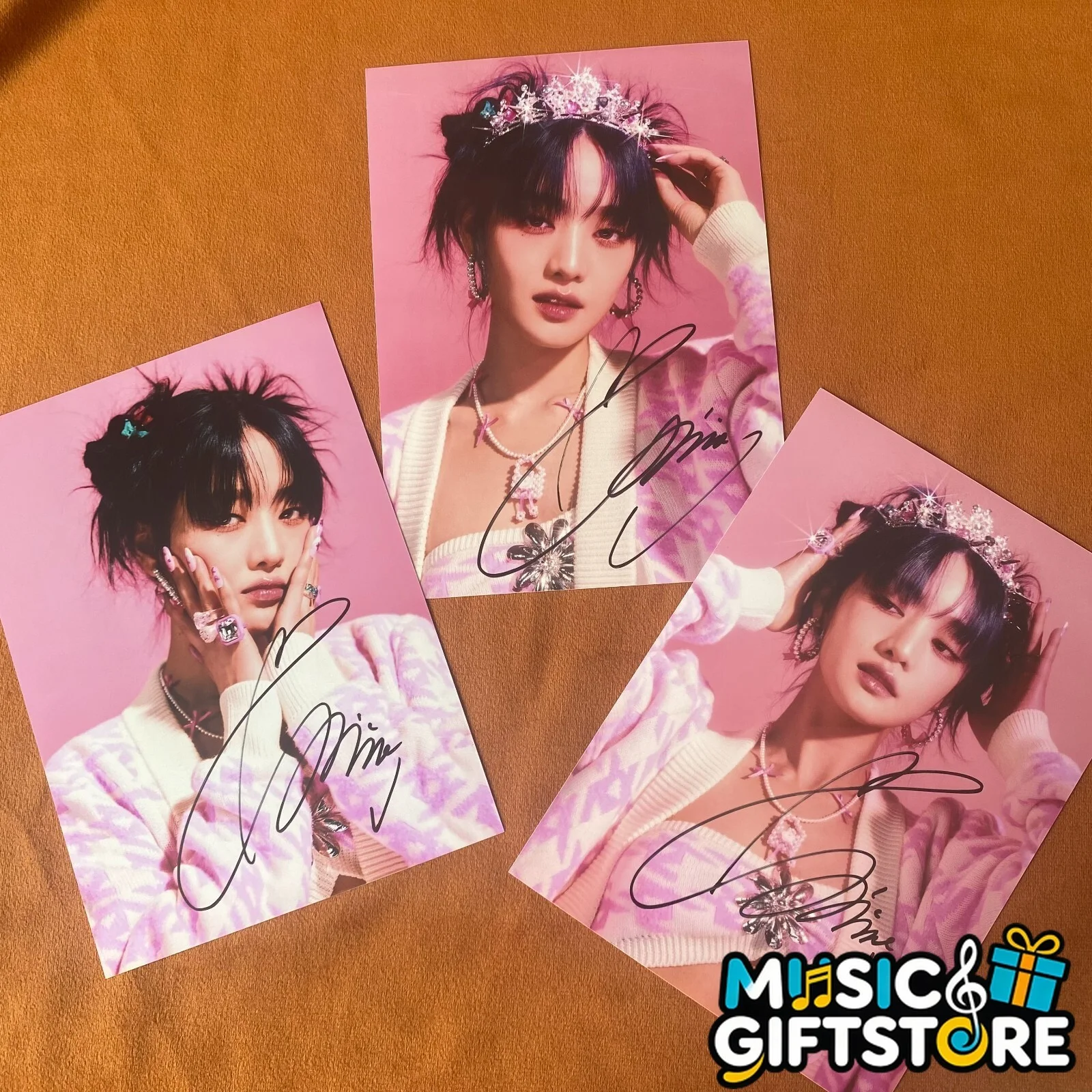 GIDLE MINNIE Autographed Signed Photo Autographs K-POP Collectibles 4*6 2024 #MU, изображение 2