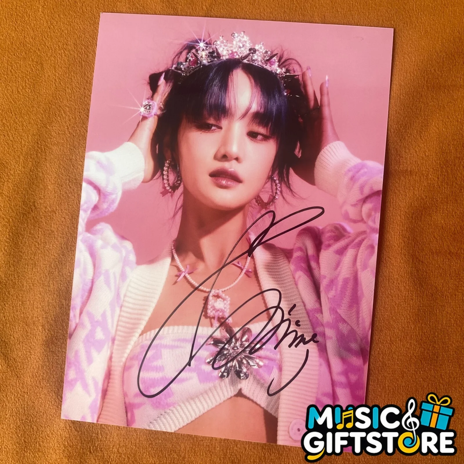 GIDLE MINNIE Autographed Signed Photo Autographs K-POP Collectibles 4*6 2024 #MU, изображение 4