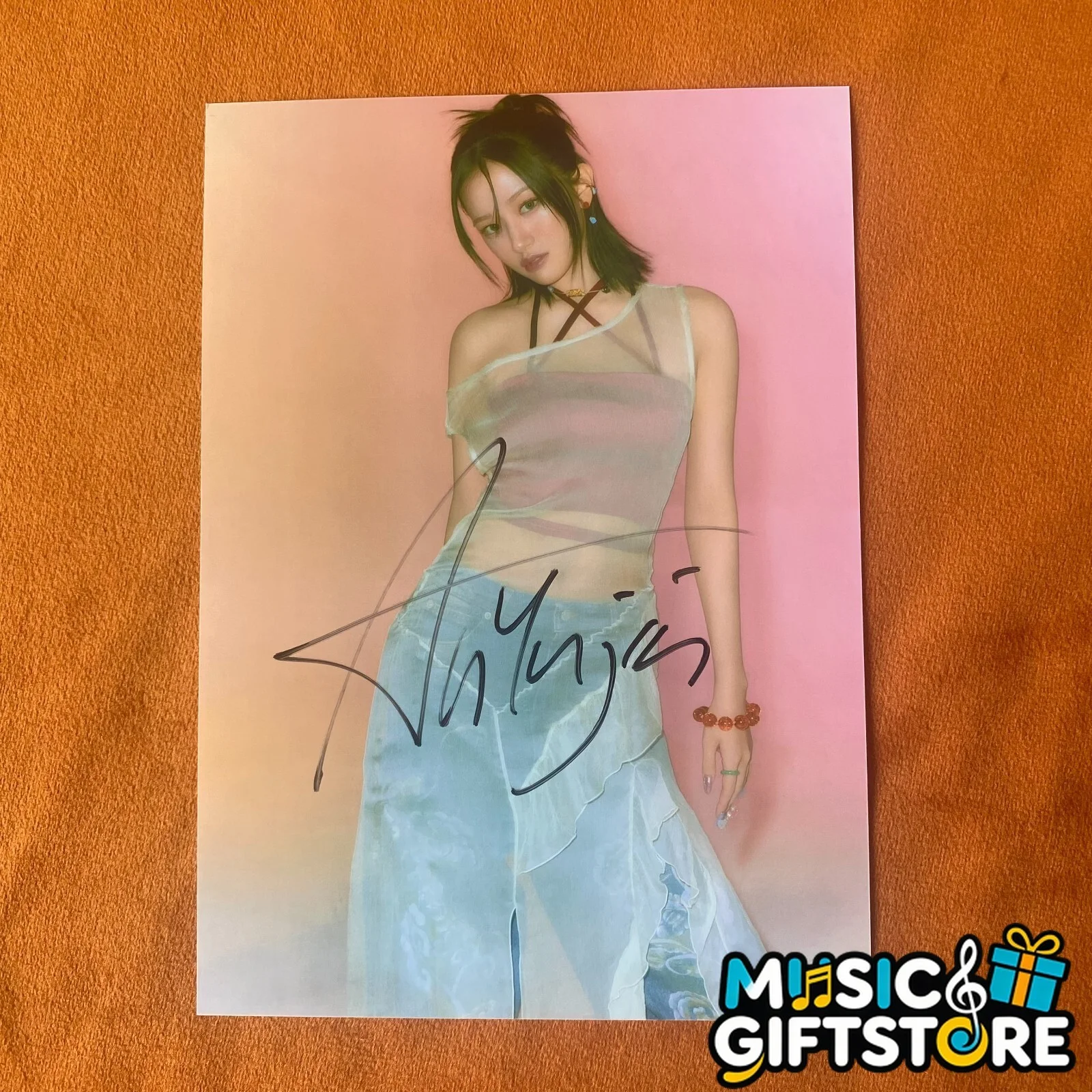 IVE An YuJin Autographed Signed Photo Autographs K-POP Collectibles 2024A #MUGS, изображение 4