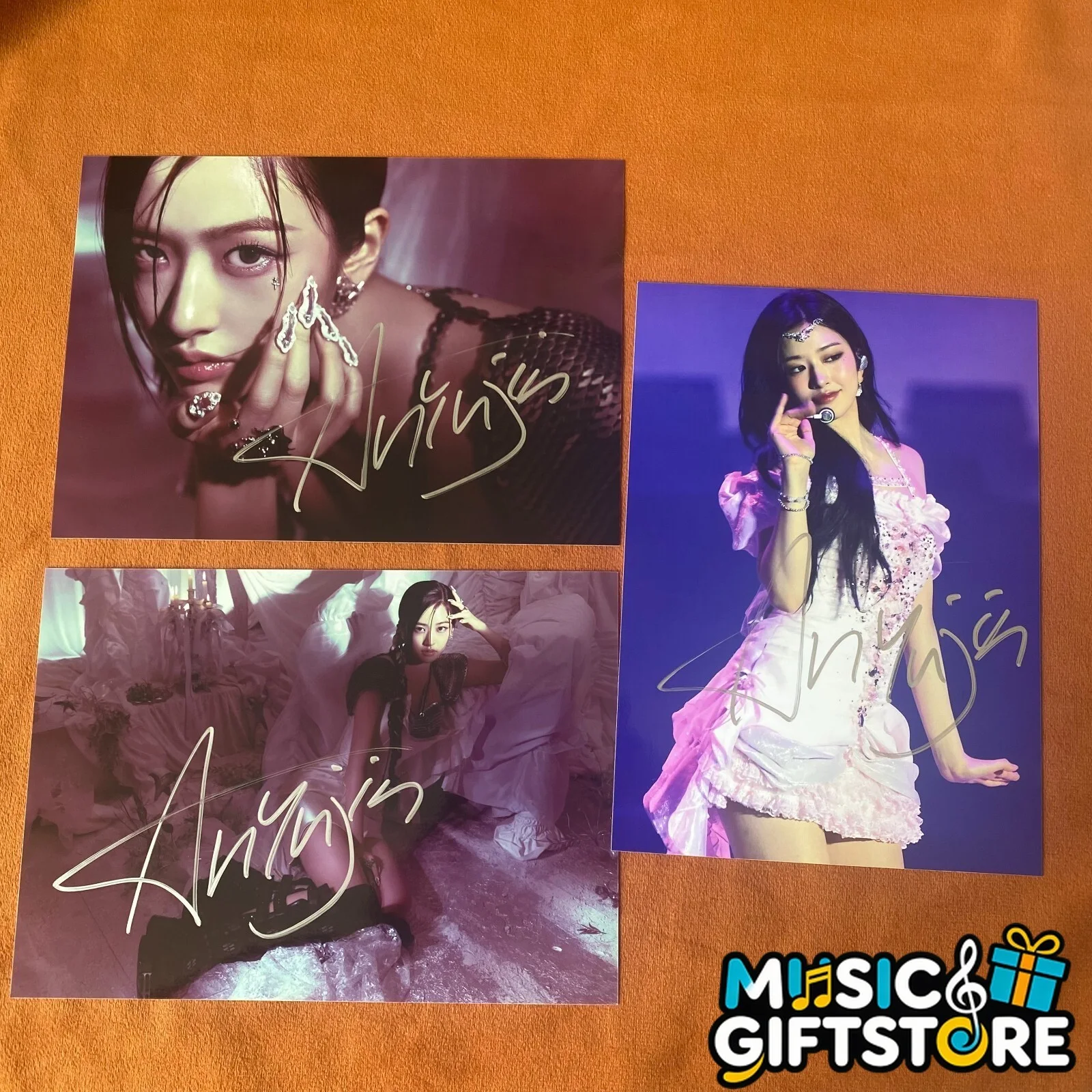 IVE An YuJin Autographed Signed Photo Autographs K-POP Collectibles 2024C #MUGS, изображение 2