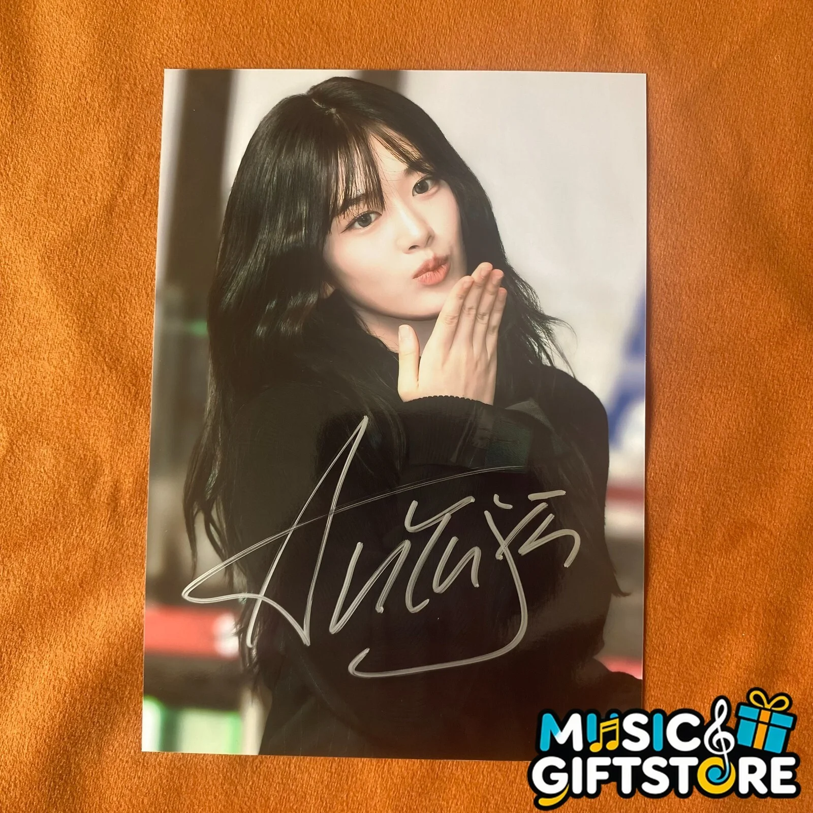 IVE An YuJin Autographed Signed Photo Autographs K-POP Collectibles 2024D #MUGS, изображение 3