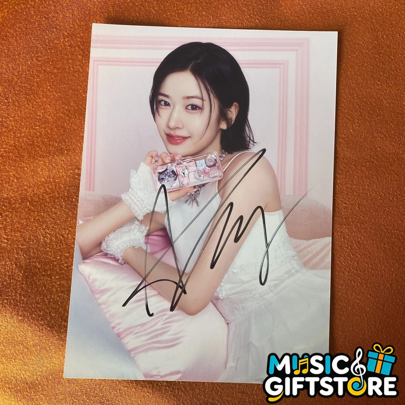 IVE An YuJin Autographed Signed Photo Autographs K-POP Collectibles 2024E #MUGS, изображение 3