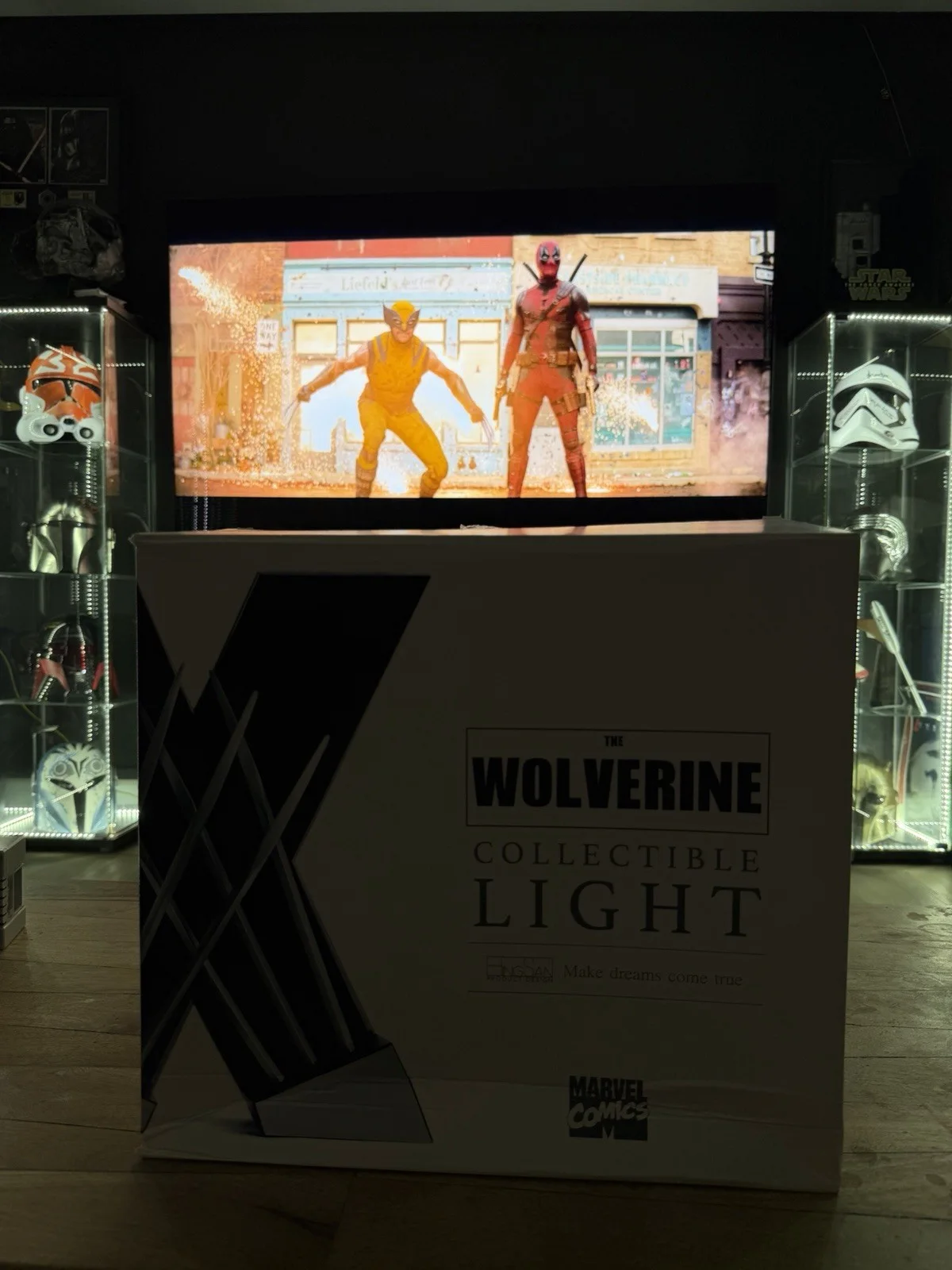 Hugh Jackman — Hugh Jackman Autographed Wolverine Claws Light Display – Marvel Collectible, image 2