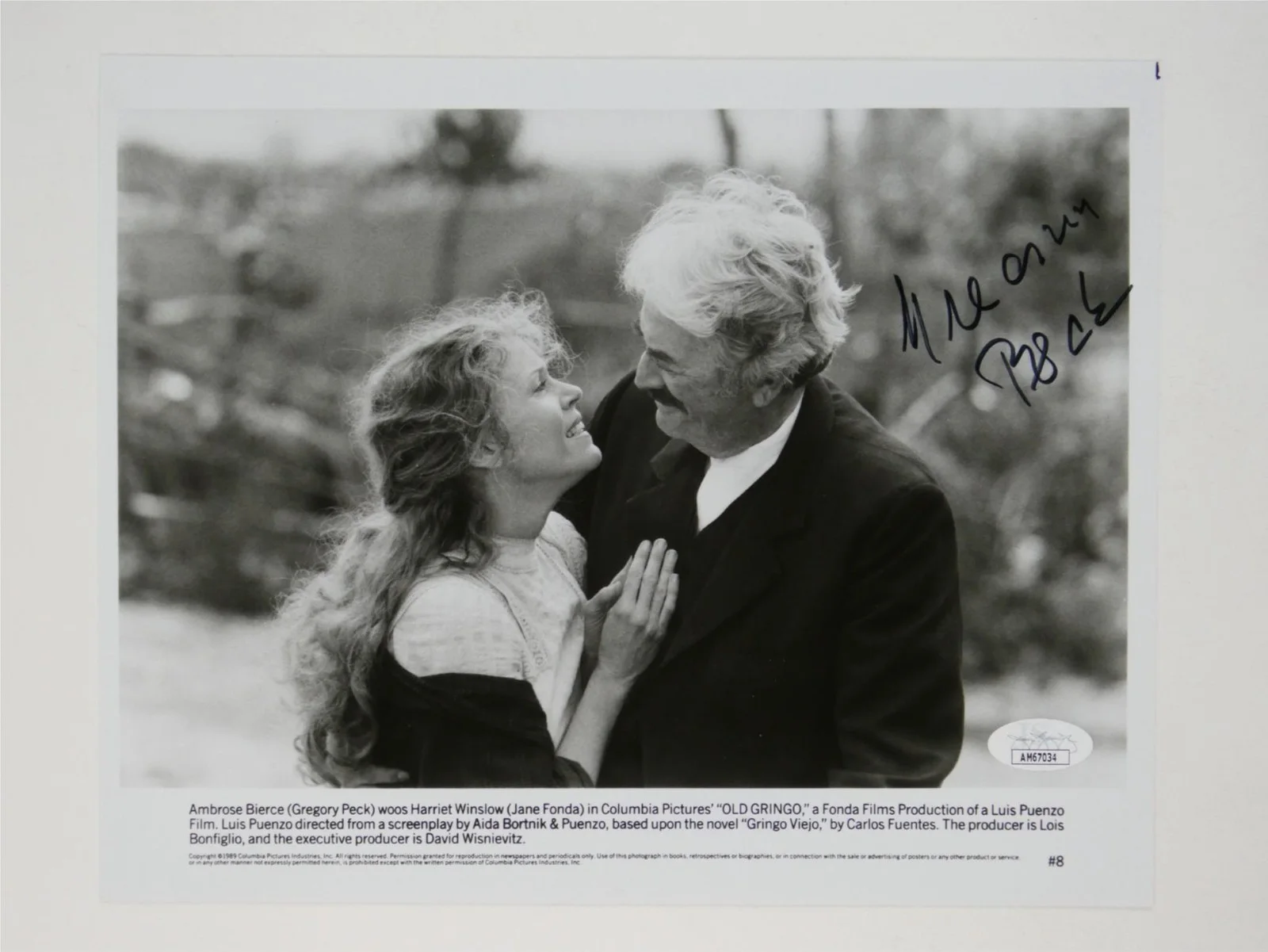 Gregory Peck — Gregory Peck Signed 8x10 B&W Photo Old Gringo Autographed JSA COA, изображение 2