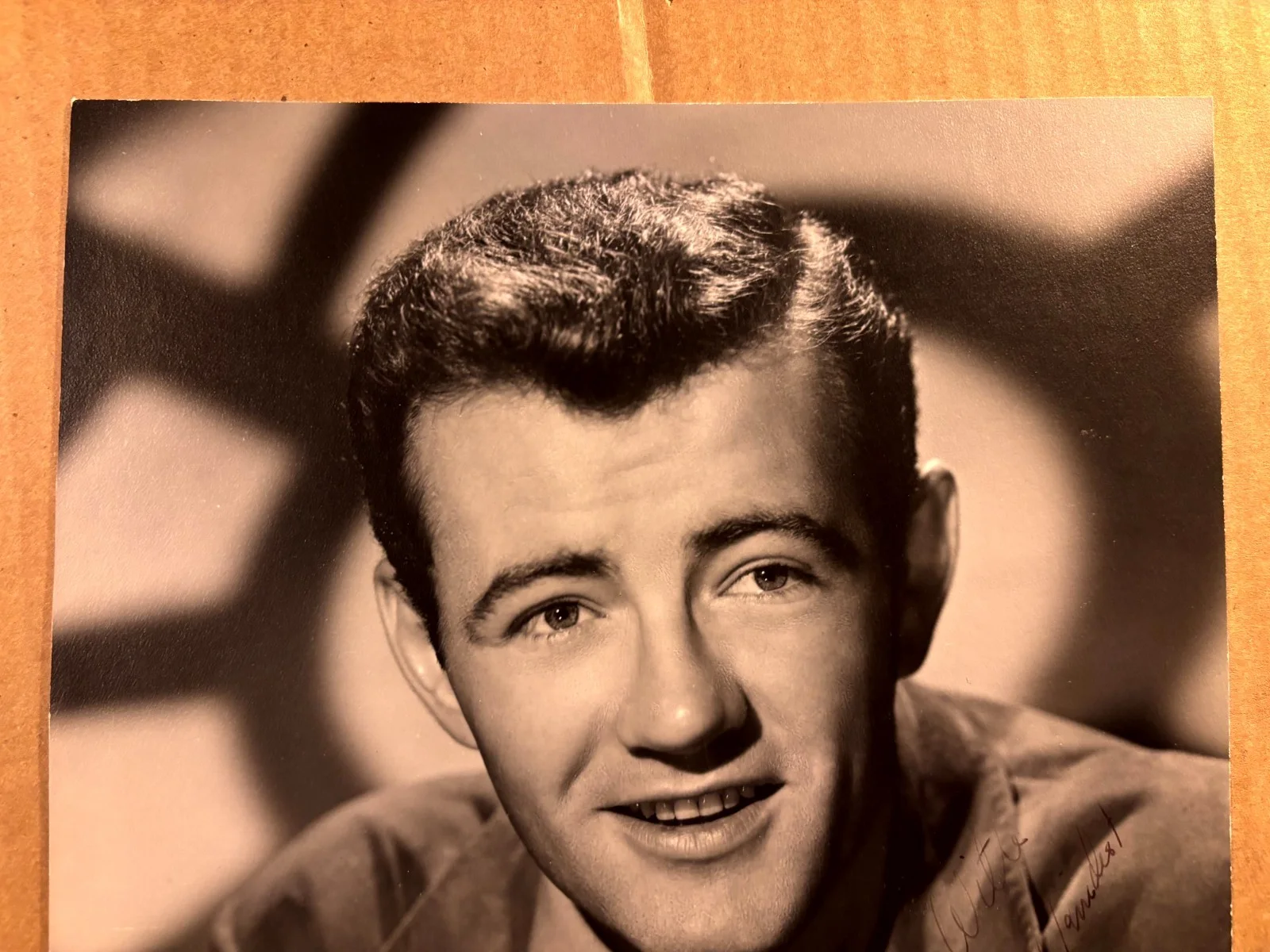 Robert Walker Extremely Rare Very Early Autographed Oversize 9/12 Photo 40s, изображение 2