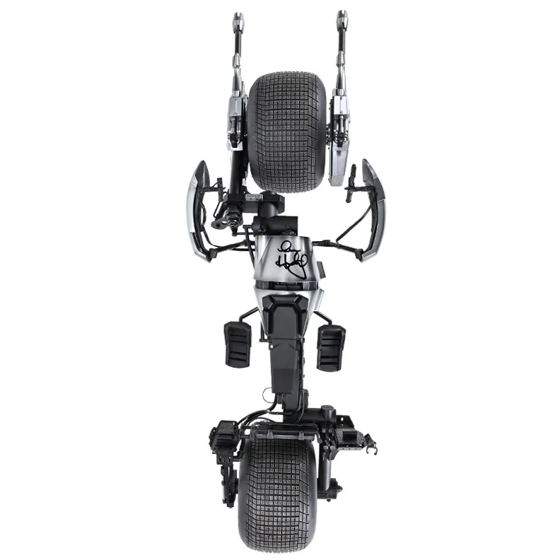 Anne Hathaway — Anne Hathaway Autographed Hot Toys The Dark Knight Rises 1/6 Scale Batpod, изображение 3