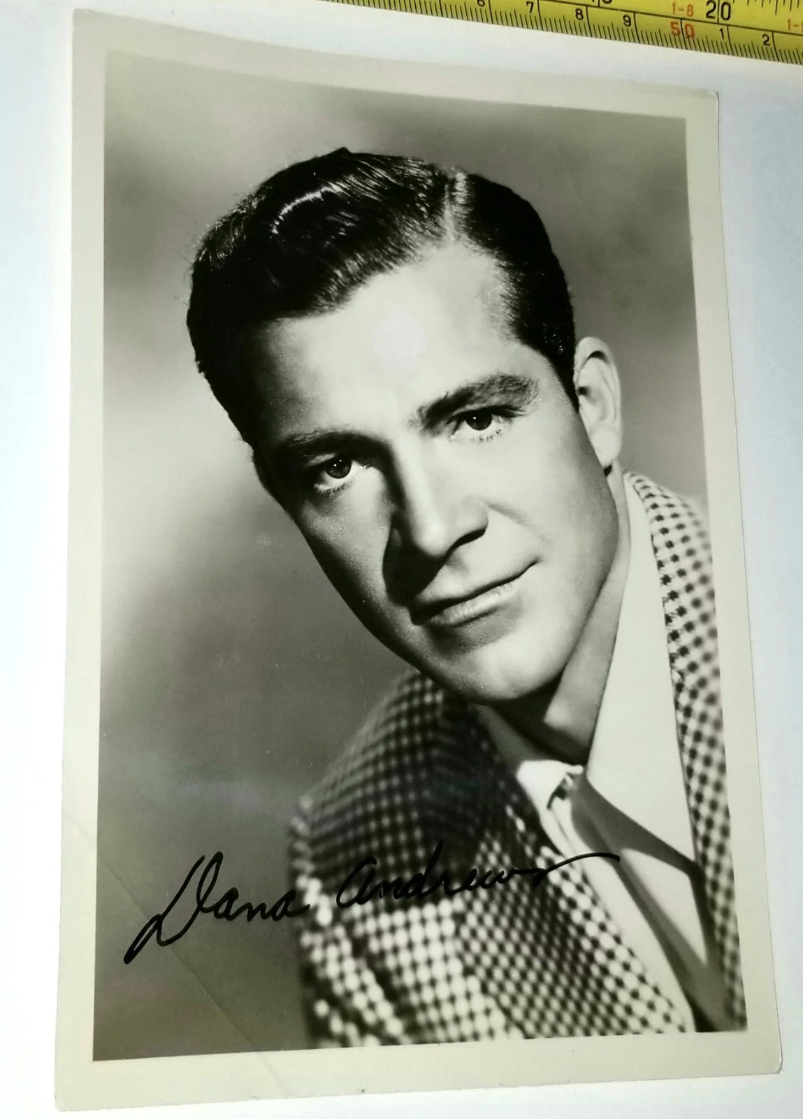 Dana Andrews — DANA ANDREWS SIGNED PHOTO AUTOGRAPHED FILM NOIR BLACK WHITE HOLLYWOOD MOVIE STAR