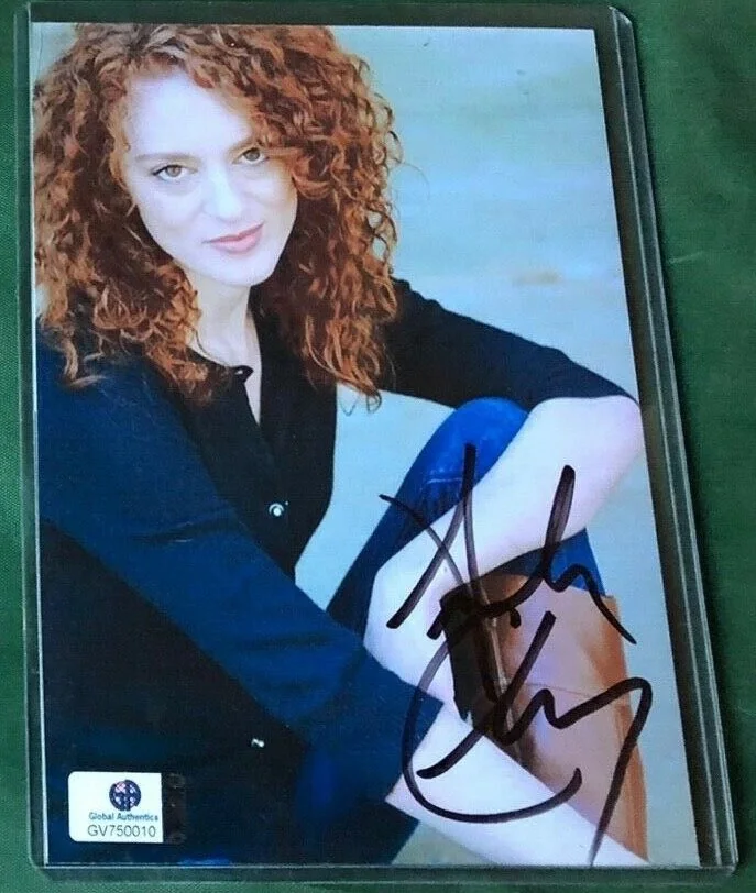 Amber Chaney — Amber Chaney (Walker) The Walking Dead Signed Auto GA Authenticated 5x7 Photo