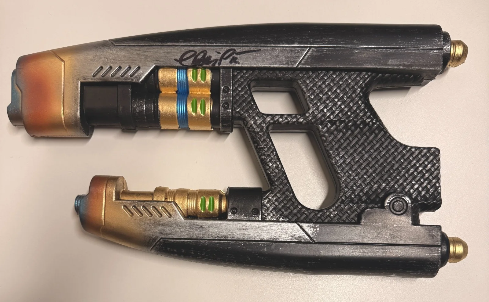 Chris Pratt — Avengers Star Lord Chris Pratt Signed Foam Blaster Gun Beckett BAS Witnessed, image 3