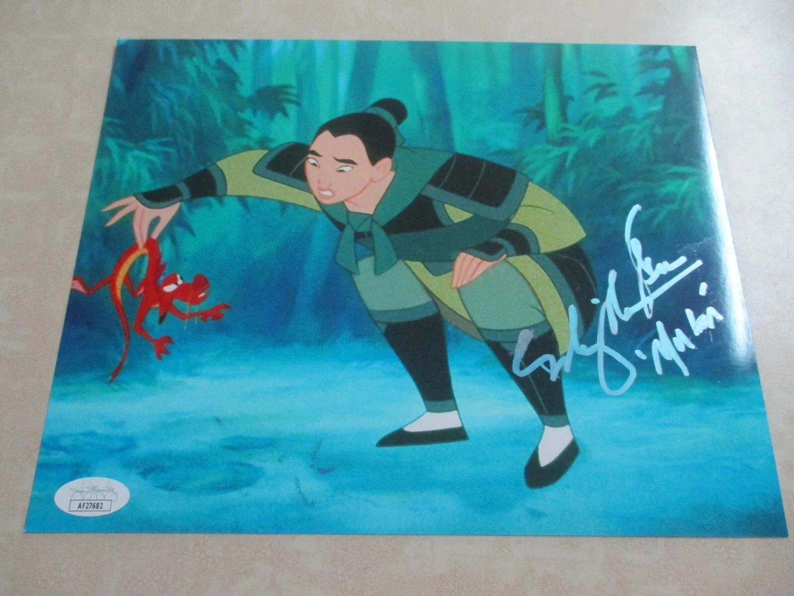 MING-NA WEN — MING-NA WEN (DISNEY'S MULAN) AUTOGRAPHED/SIGNED 8X10 PHOTO JSA CERTIFIED