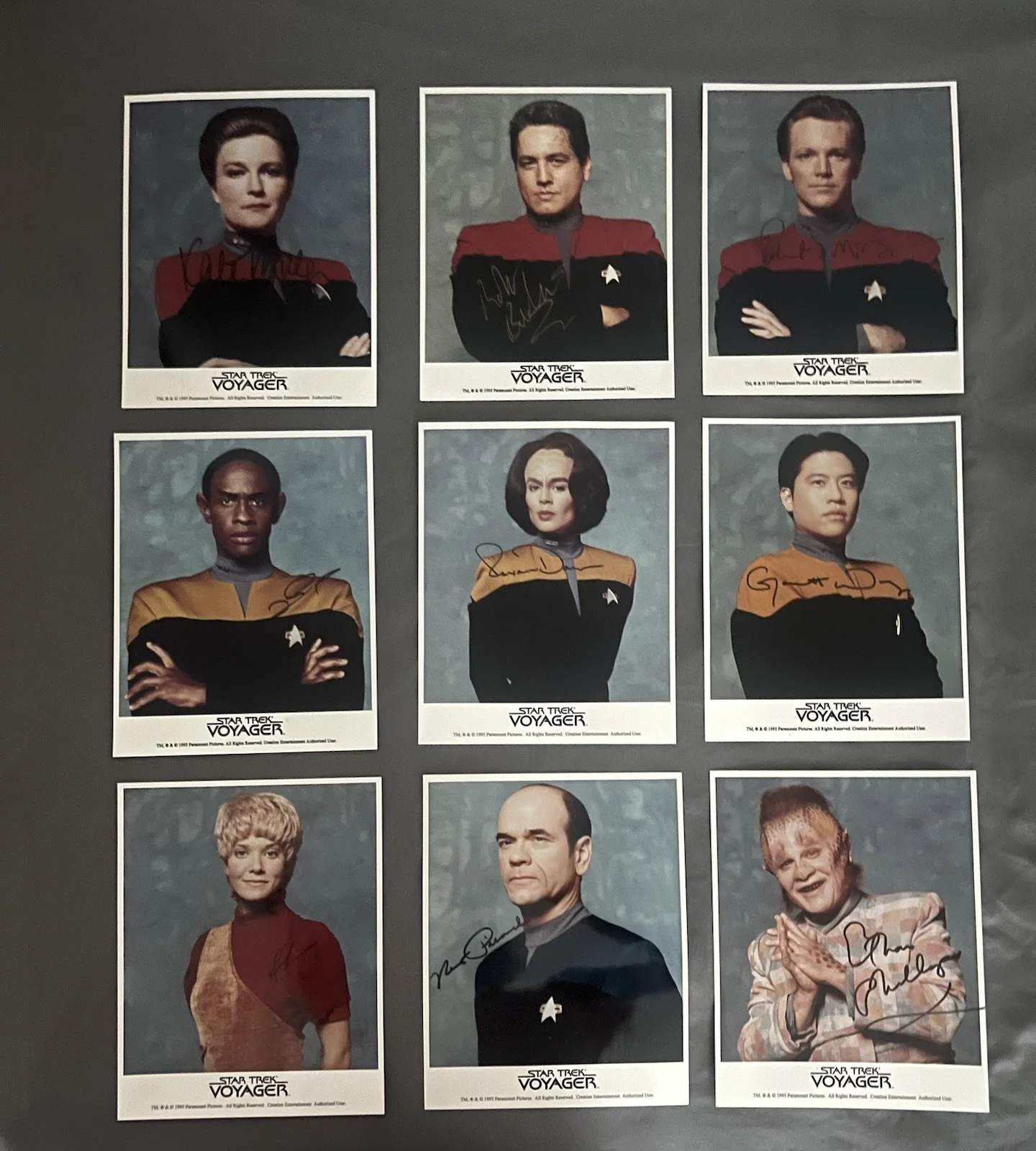 Star Trek Voyager Full Cast Nine Signed 8 x 10 Photos Complete, изображение 2
