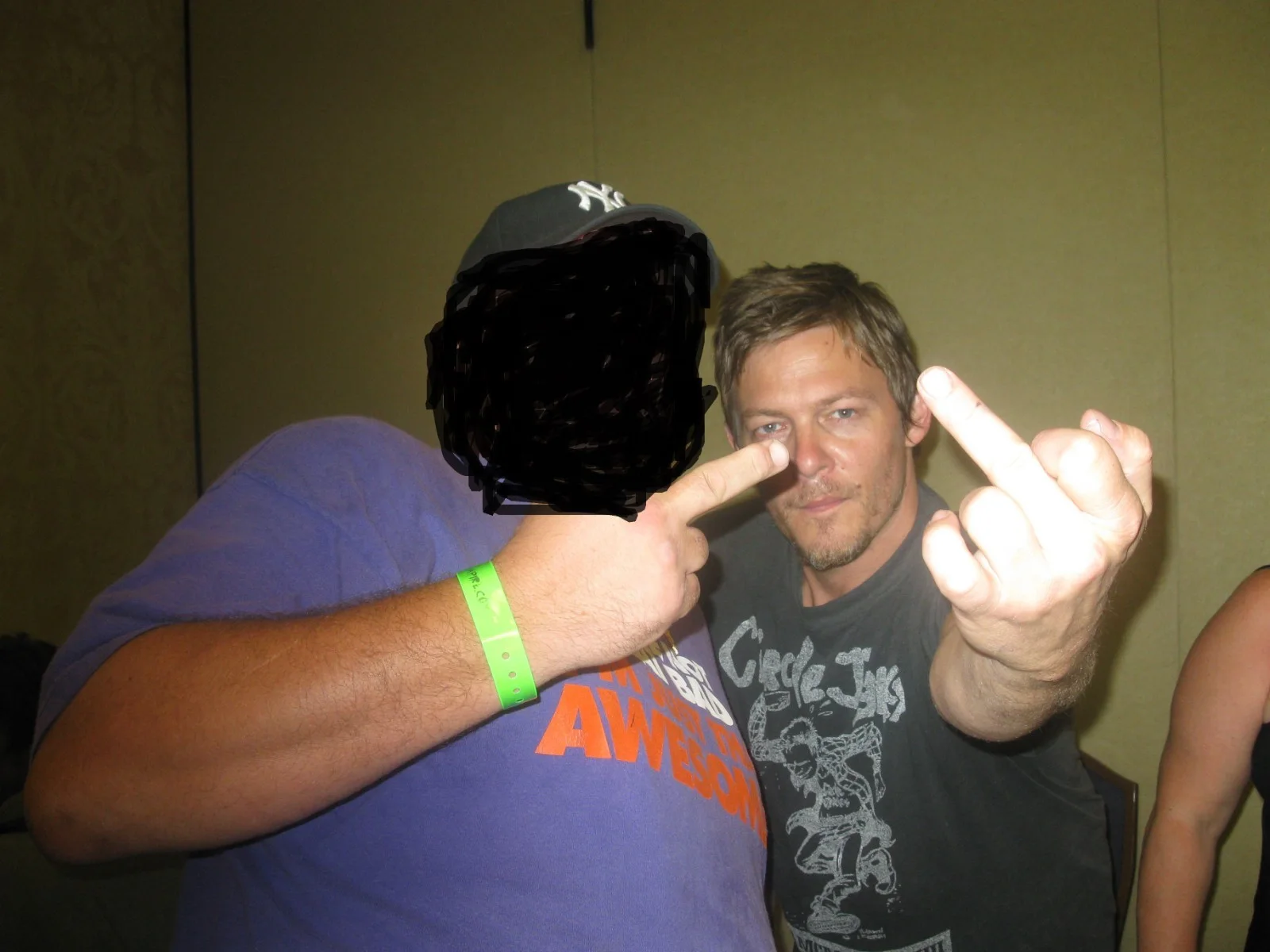 NORMAN REEDUS — NORMAN REEDUS THE WALKING DEAD AUTOGRAPHED/SIGNED 11X17 POSTER JSA CERTIFIED, image 5