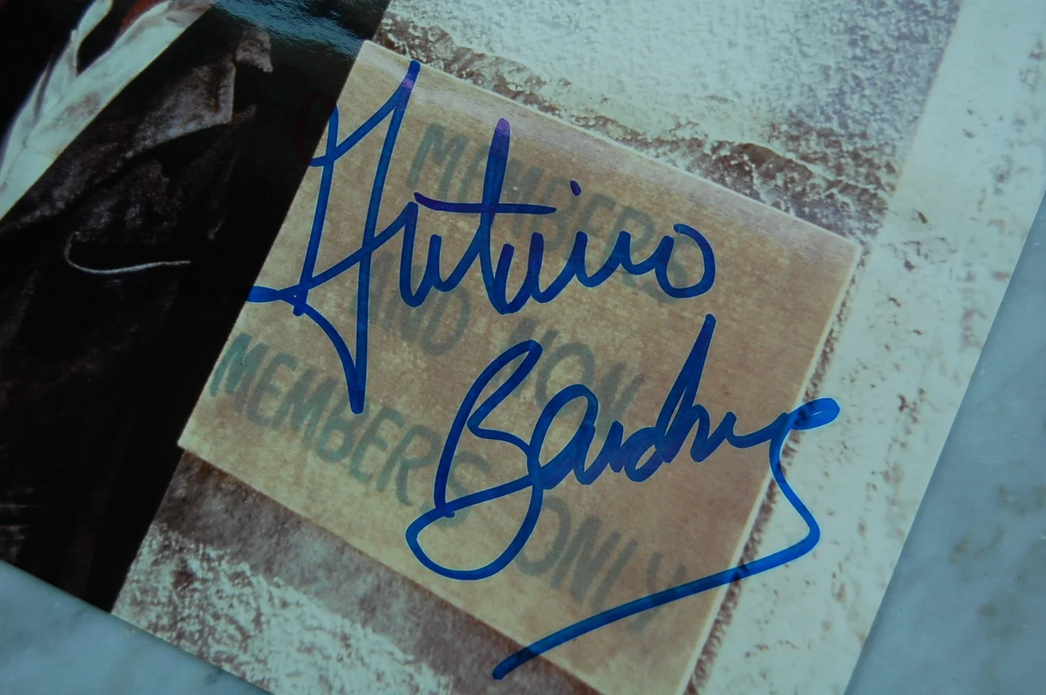 Antonio Banderas — Antonio Banderas Desperado Actor Signed 10x8 color Photo with CoA, изображение 3
