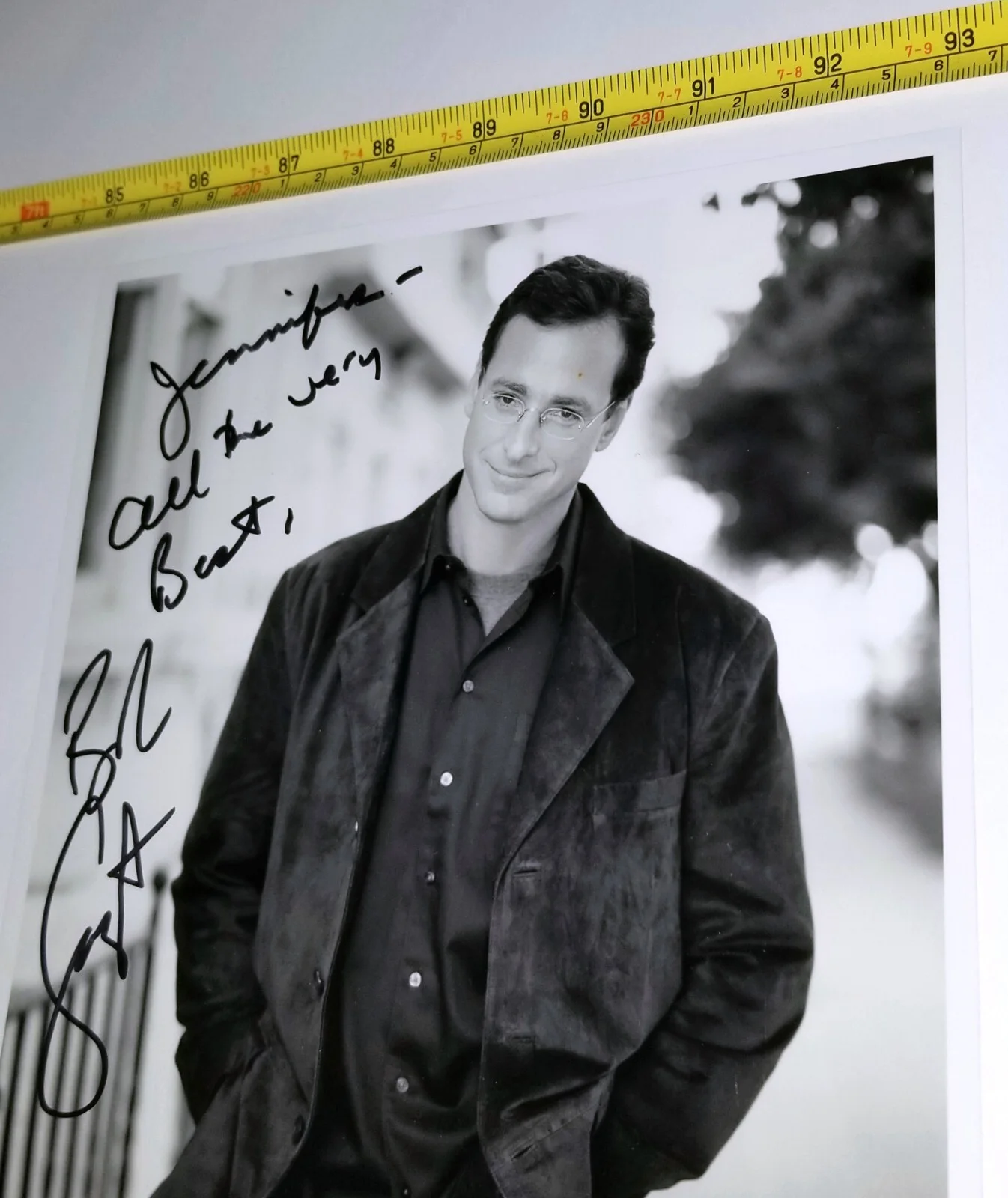 Bob Saget — BOB SAGET SIGNED 8X10 PRESS PHOTO AUTOGRAPHED TV STAND UP COMEDY BLACK WHITE BW, image 3