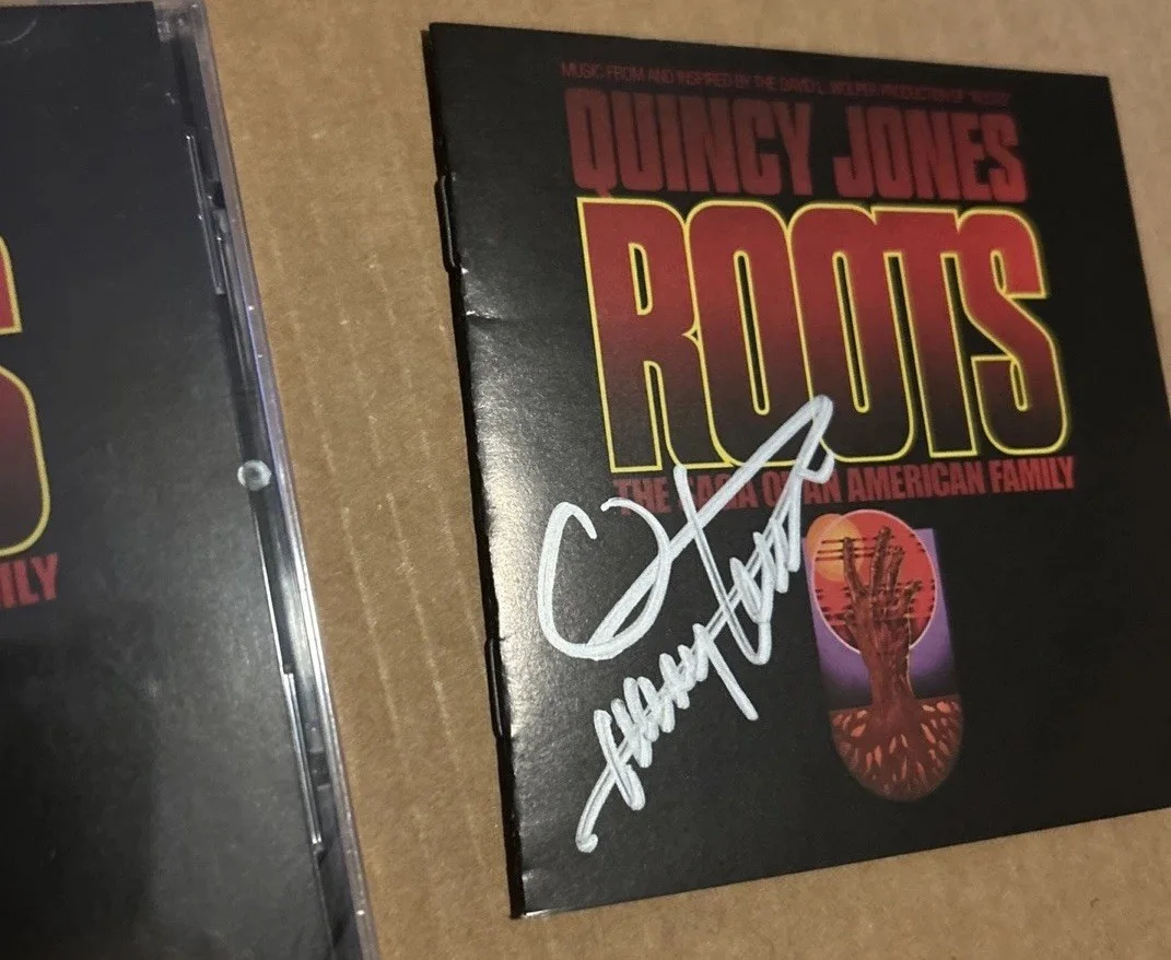 Roots Soundtrack Signed / Autographed Quincy Jones CD, image 2