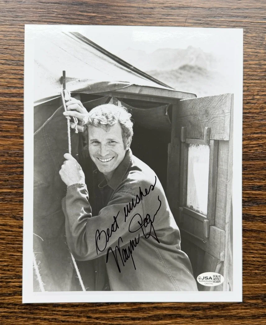 Wayne Rogers — Wayne Rogers SIGNED Autographed M*A*S*H 8x10 Photo Trapper John, image 2