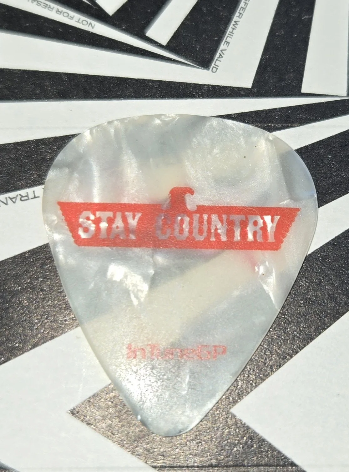 Jason Aldean Destination Country 98TH Indianapolis 500 Stage Used Guitar Pick, изображение 2