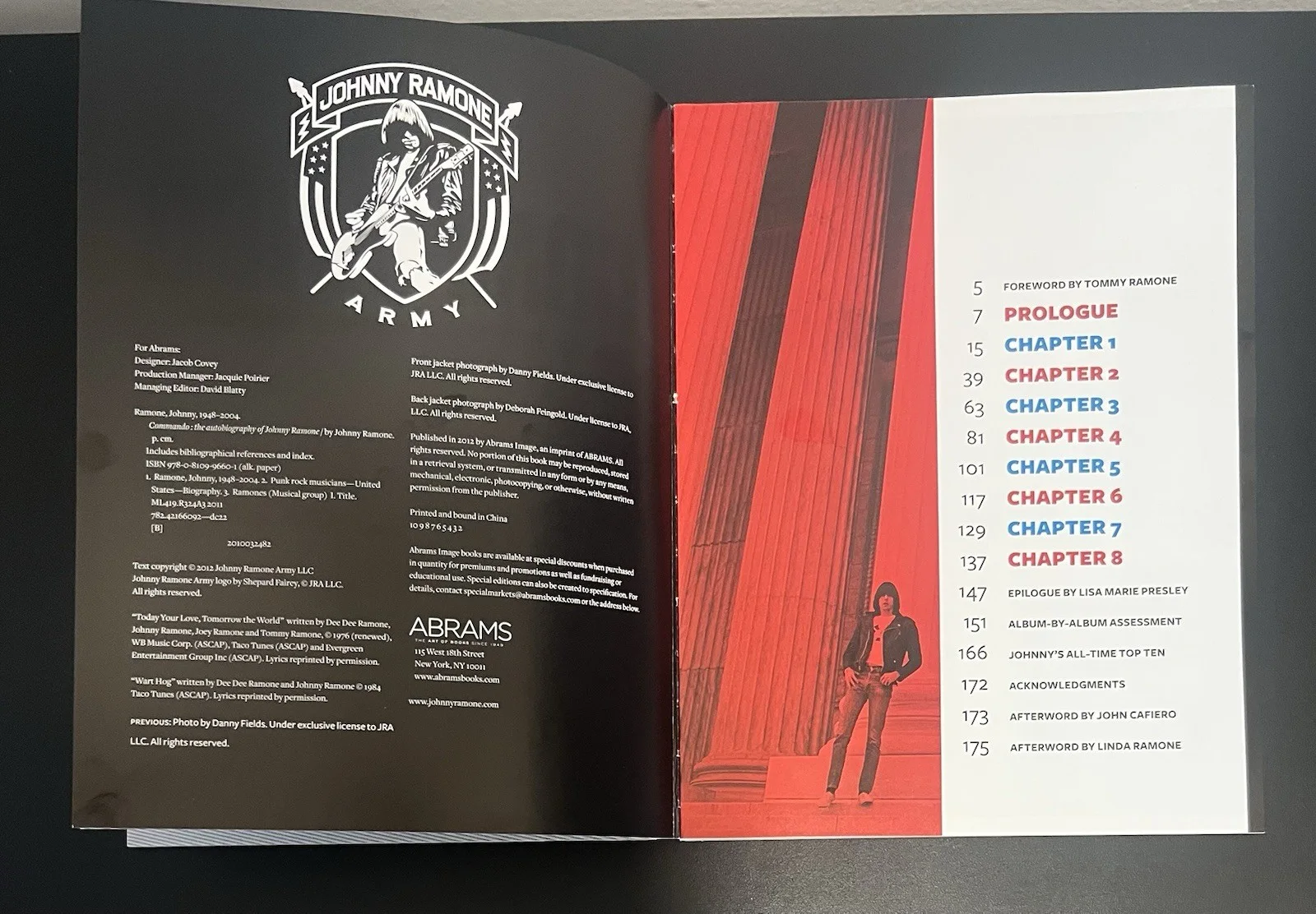 Linda Ramone — Linda Ramone Signed Commando The Autobiography of Johnny Ramone Book w/ Tote Bag, image 4