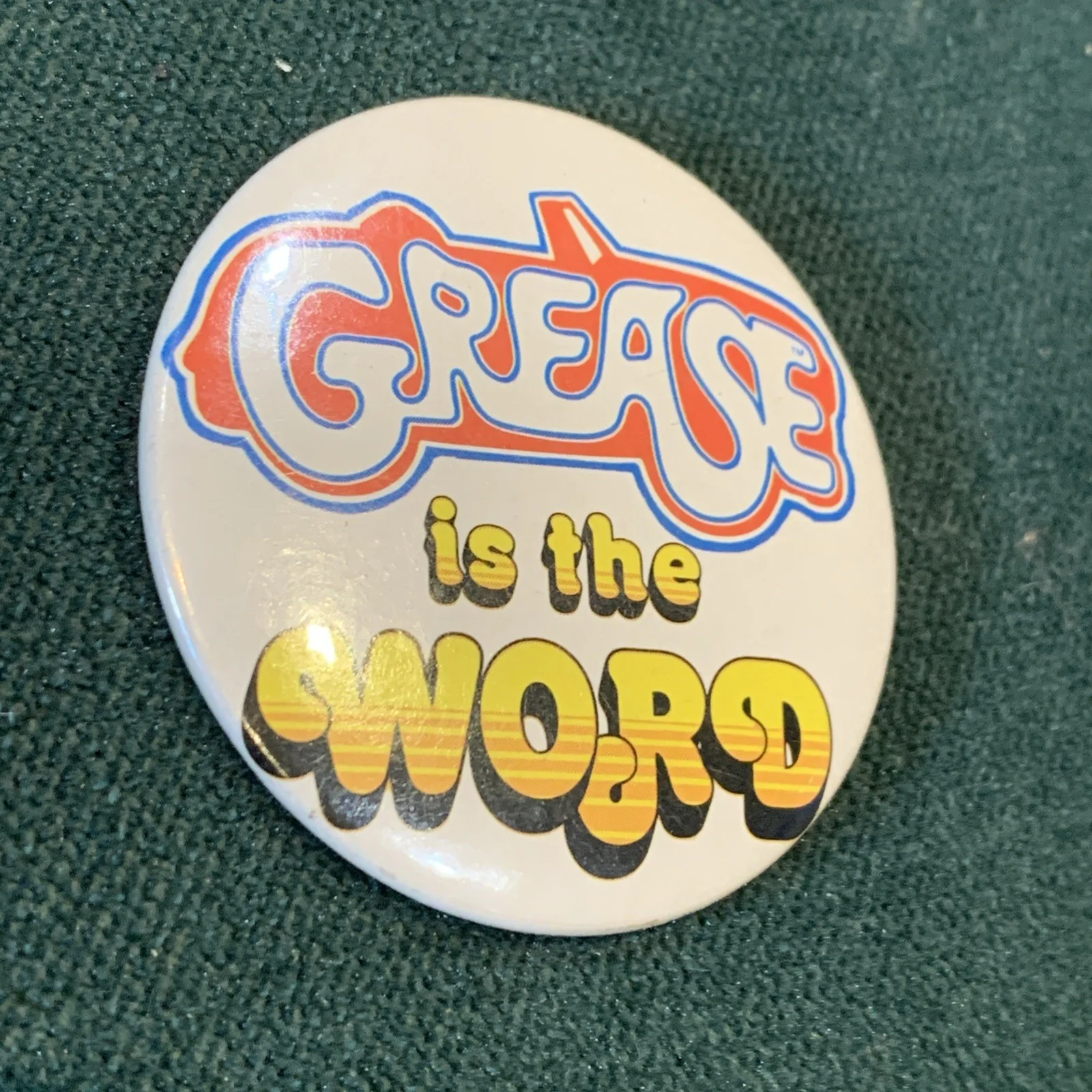 Vintage 1978 “GREASE is the WORD” Movie pin badge Greased Lightning, изображение 2