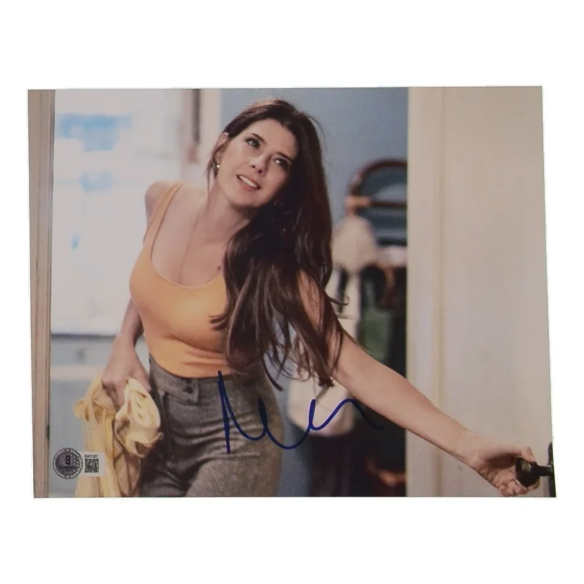 Marisa Tomei — Marisa Tomei Signed "Spider-Man" 8x10 Photo (Beckett)