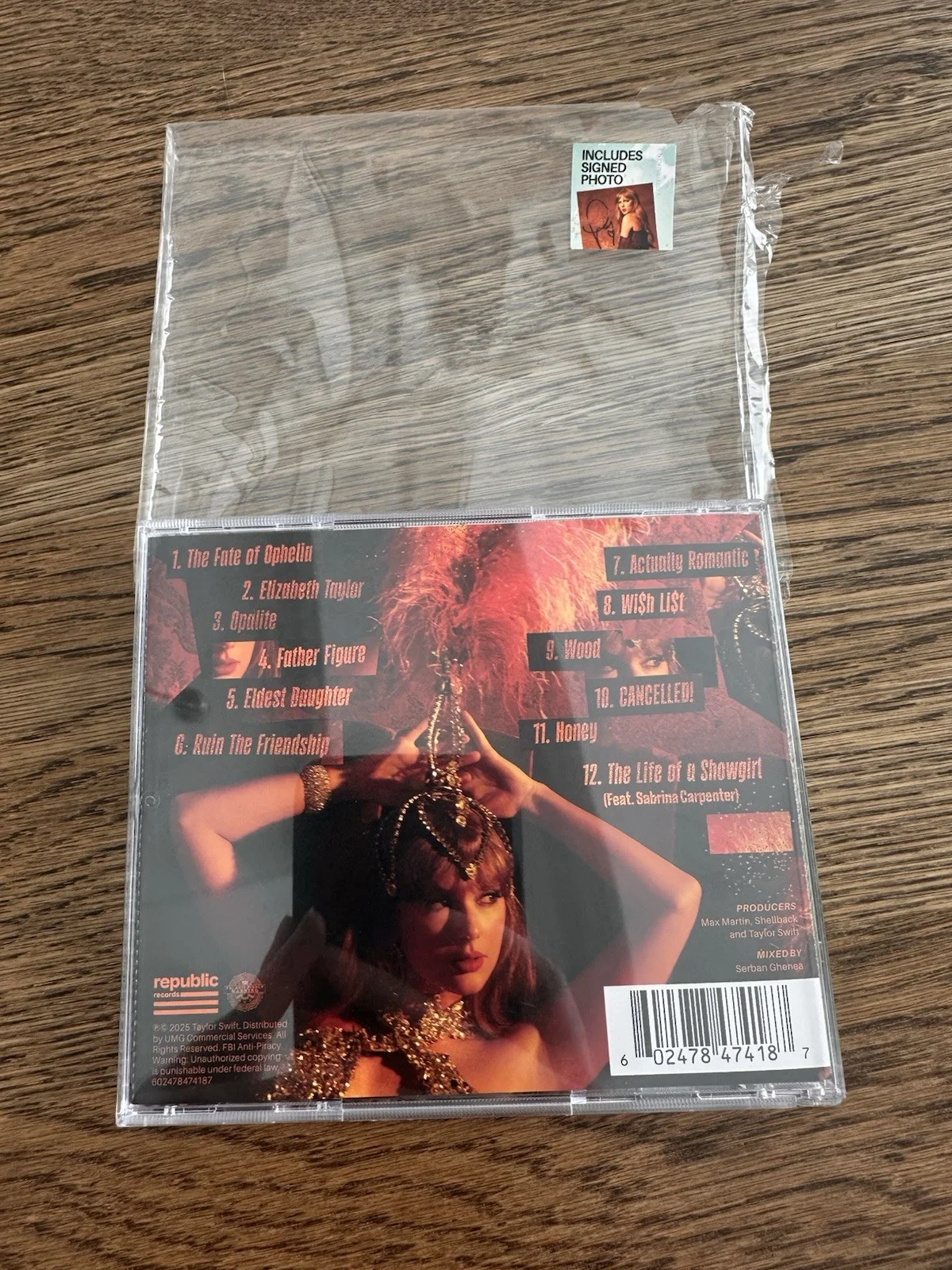 Rare MEDIUM LONG Taylor Swift Signed The Life Of A Showgirl CD Photo 3, изображение 5