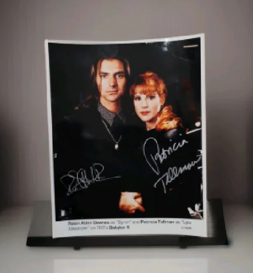 cast members — Babylon 5 Heaven., Lot Of 8, Autographed 8X10 Photos All Signed By Cast Members, image 4