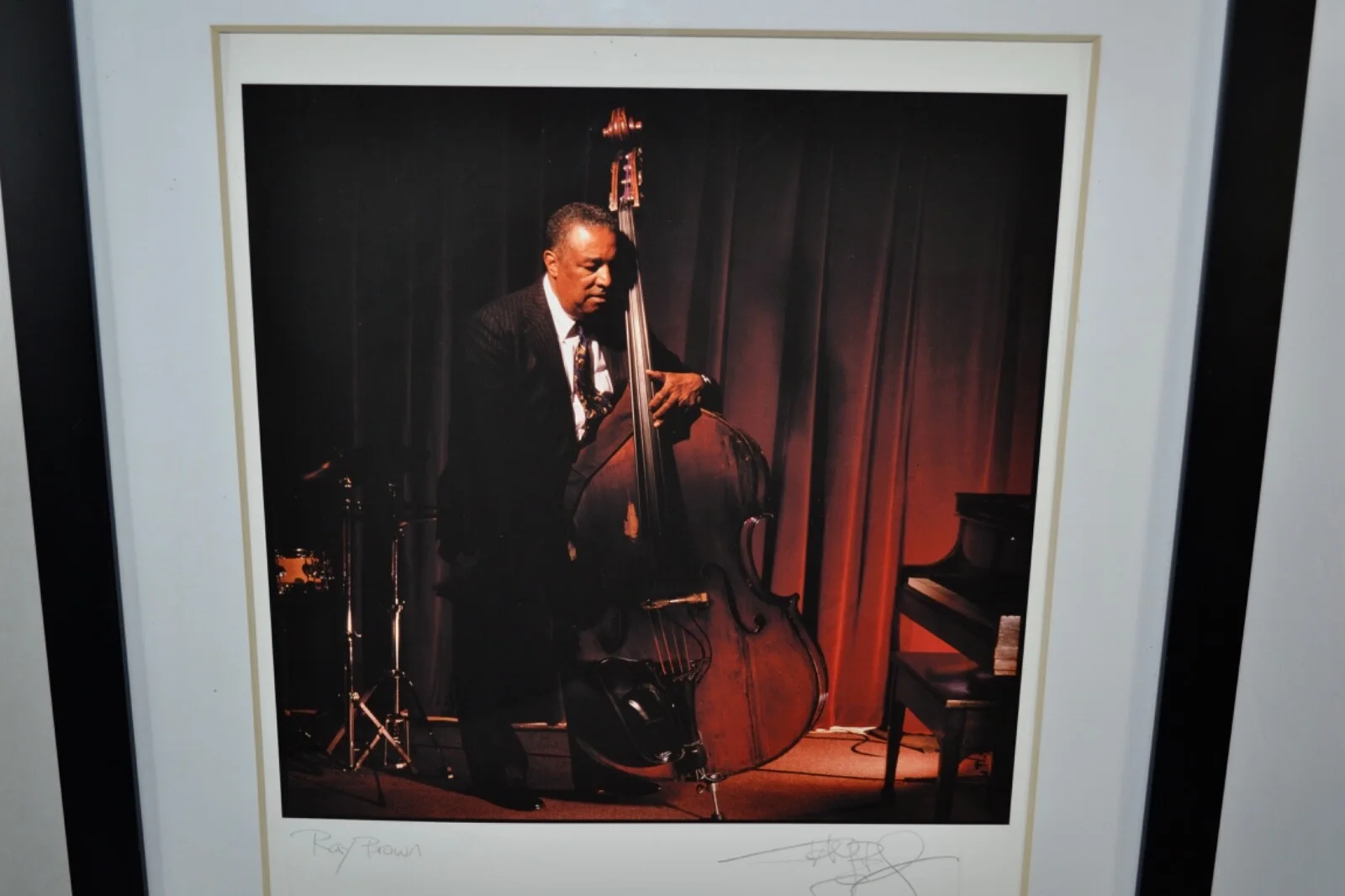 Ray Brown Trio Bass Jazz Bassics Framed Photo Signed Photographer Jay Blakesberg, изображение 2