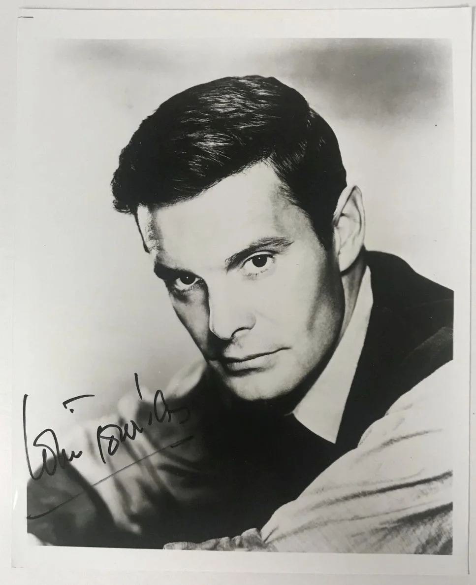 Louis Jourdan — Louis Jourdan Signed Autographed Vintage Glossy 8x10 Photo