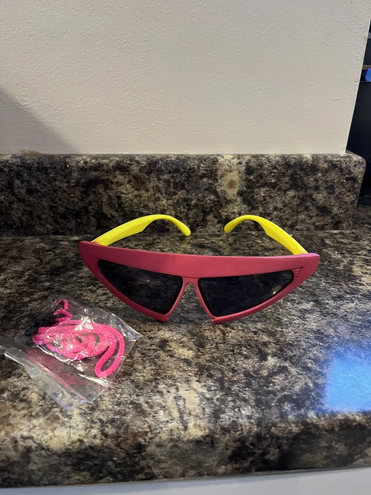 Rare 1989 Pizza Hut Promo Back to the Future Part II Solar Shades with Cord, изображение 2