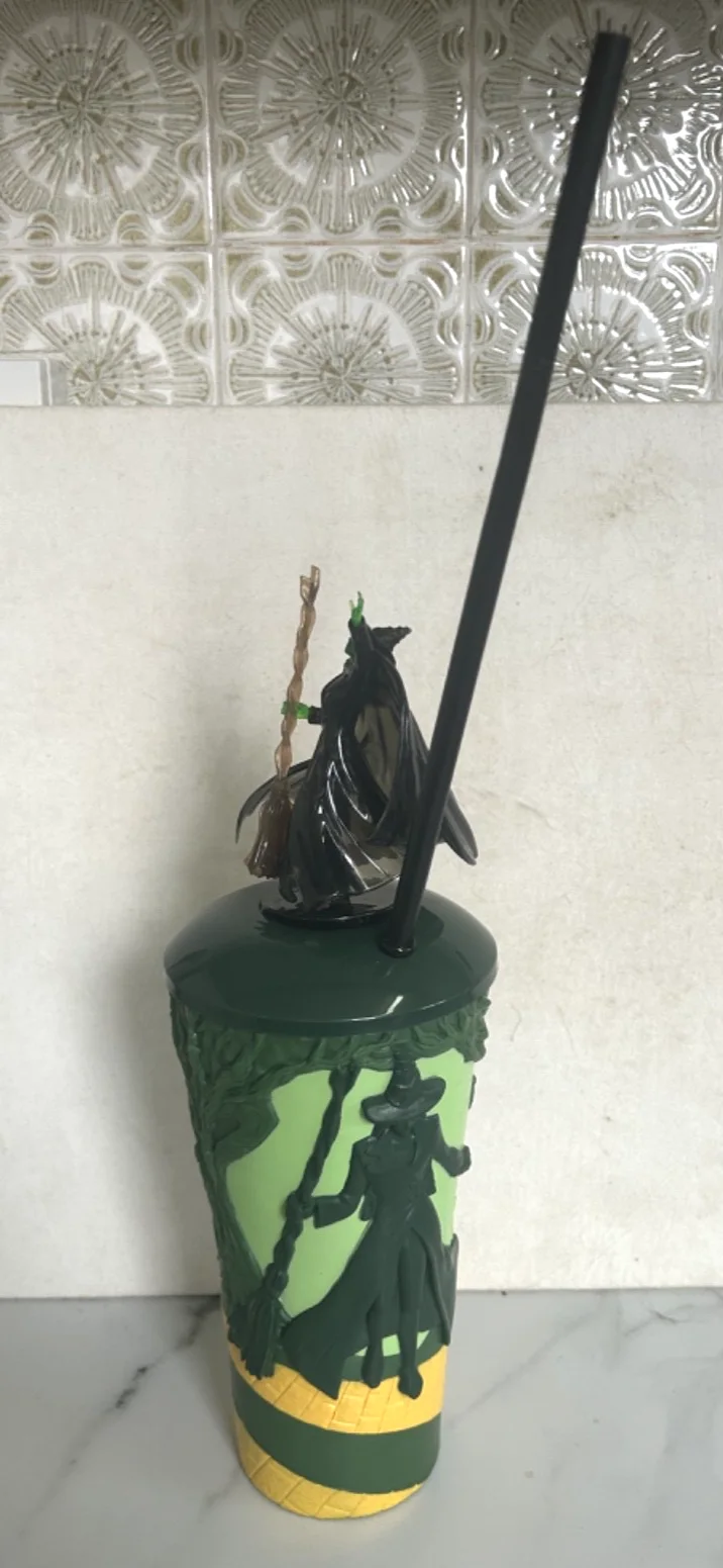Wicked For Good Elphaba Drinks Cup Gripper Vue Cinema Exclusive Limited Edition, изображение 2