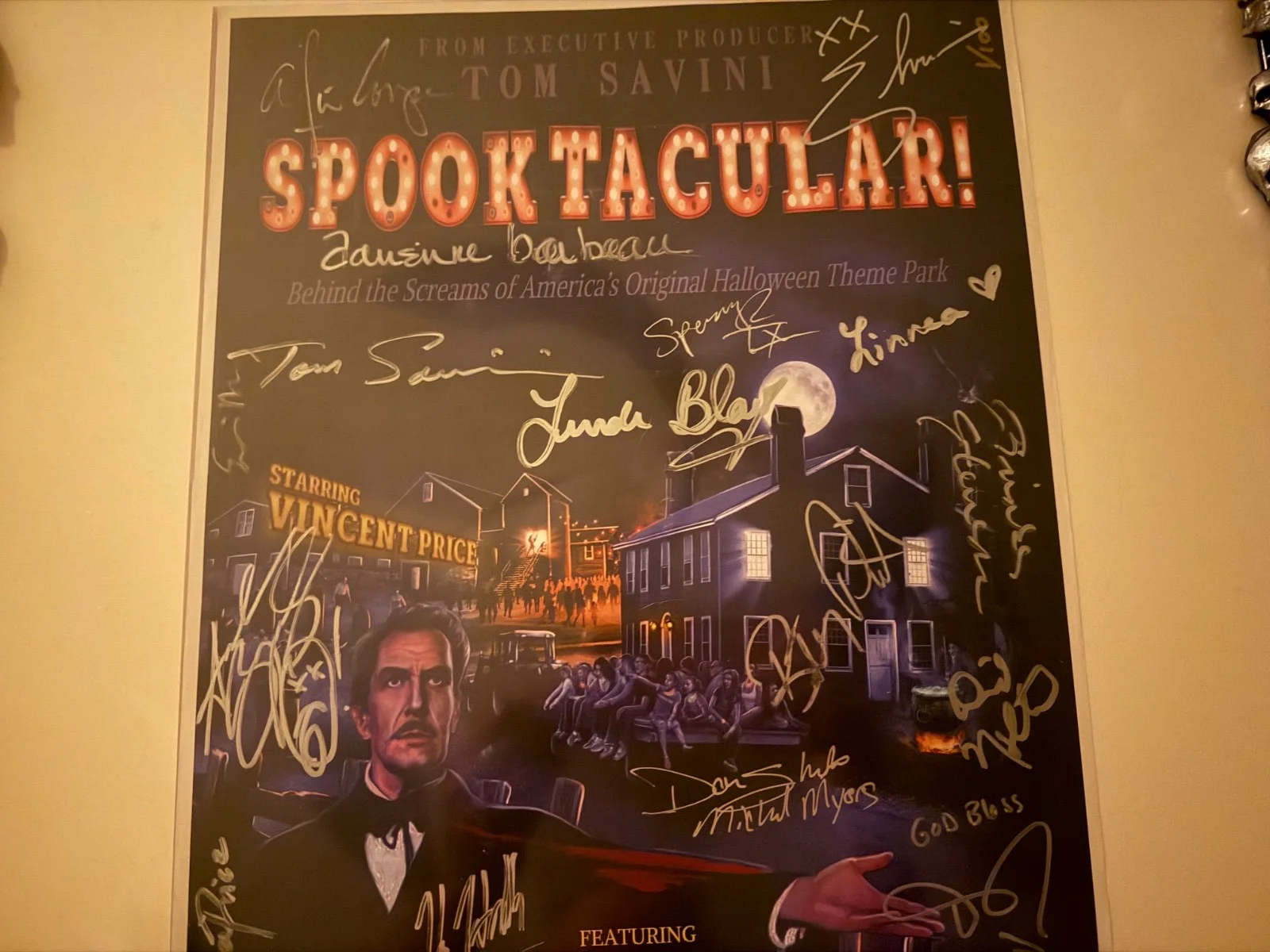 Tom Savini, Elvira, Linda Blair, Alice Cooper — Spooktacular! Signed Poster Tom Savini/Elvira/Linda Blair/Alice Cooper/Barbeau+, изображение 3