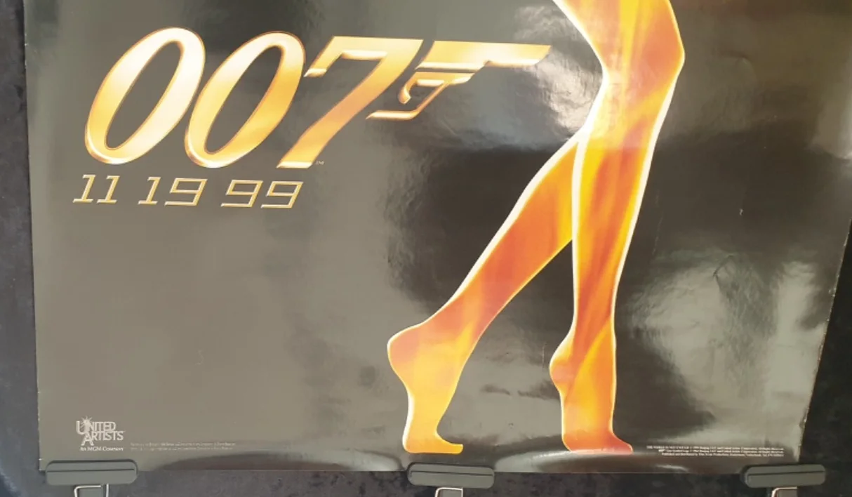 The World Is Not Enough (1999) Original UK Quad Teaser Poster Rolled 007, изображение 5
