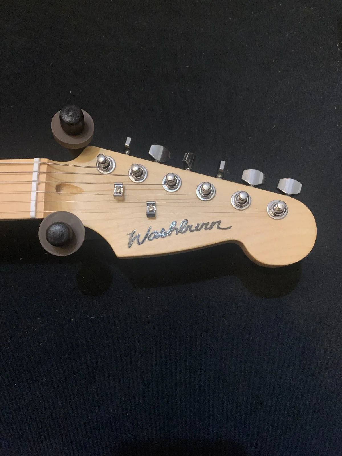 Billy Idol Washburn Red Electric Guitar 4 signatures signed by him and his band., image 4