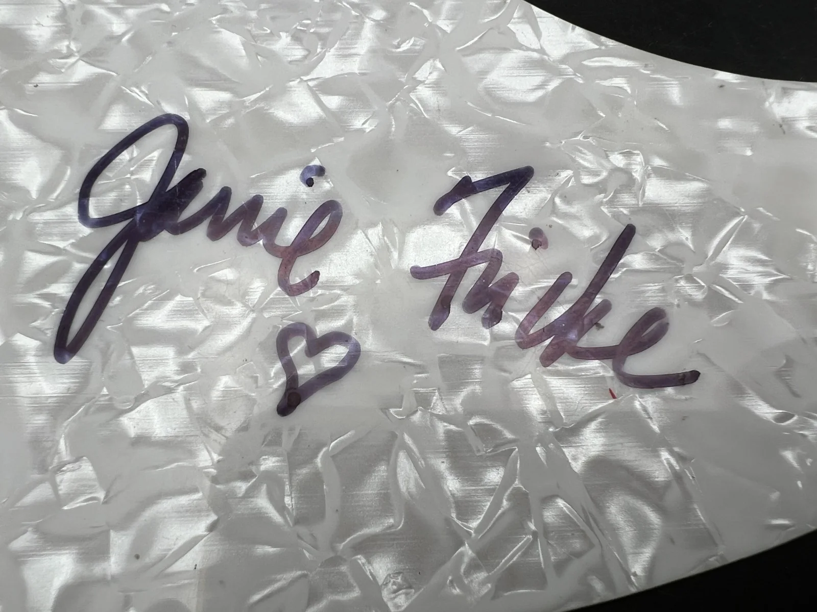 Janie Fricke Musician Signed Autograph Acoustic Guitar Pick Guard Pickguard PSA, изображение 2