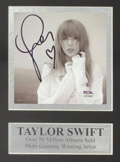 Taylor Swift — Taylor Swift Framed Lover Live From Paris Heart Shaped Vinyl w/ Signed Insert, image 2